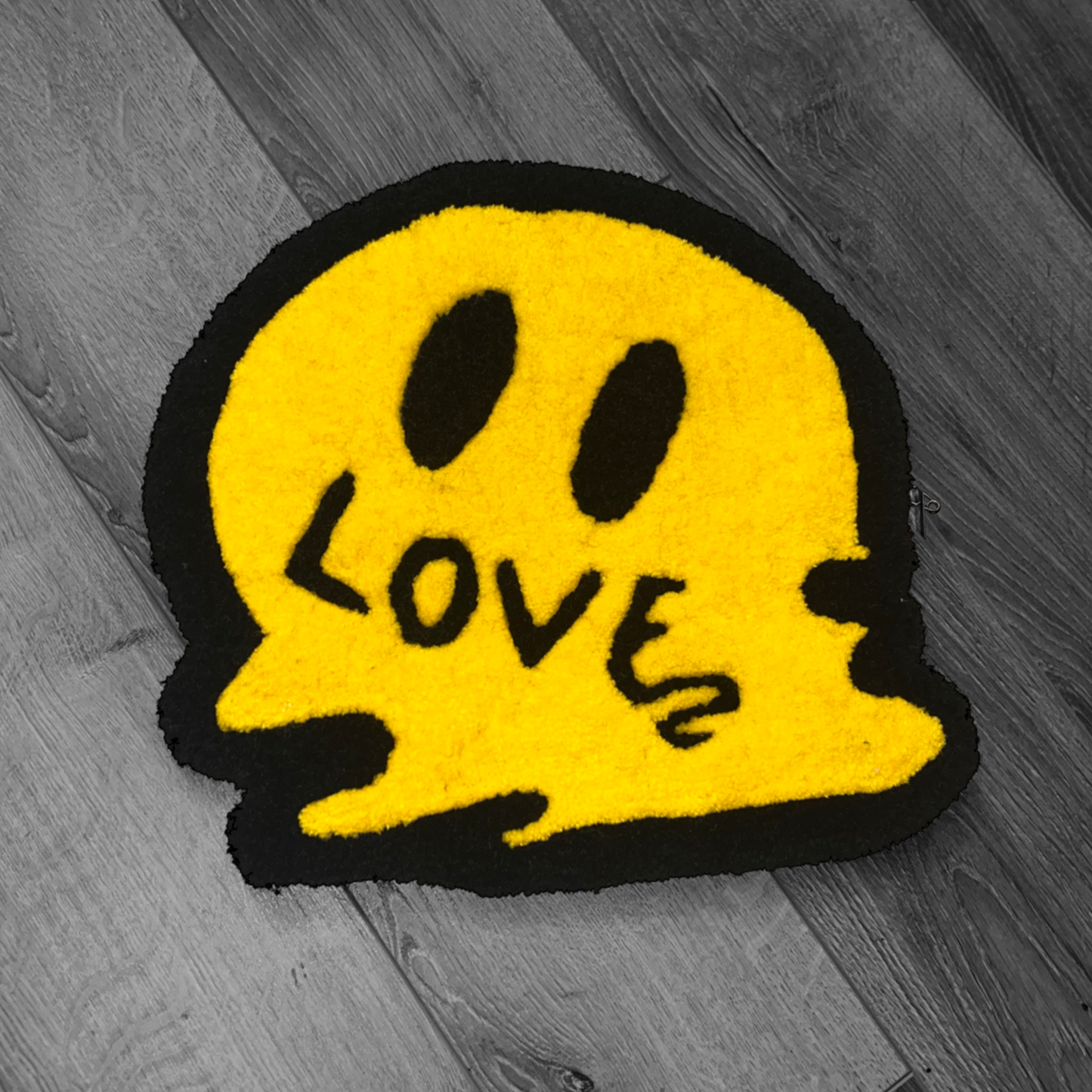 "MELTING LOVE FACE" RUG